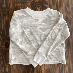 Gap Kids Girls Camo Crop Sweatshirt Size 10 Large